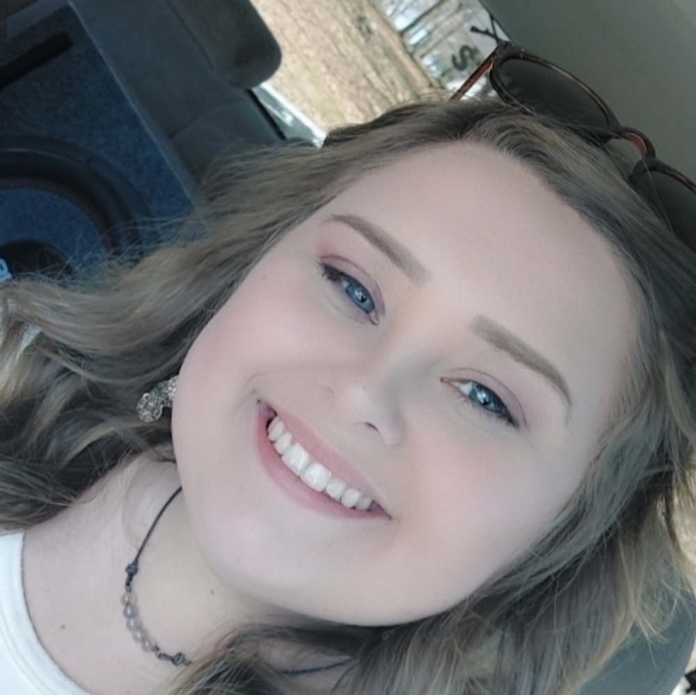 Meet your Posher, Tia